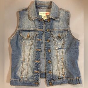 Light-Medium Blue Denim Vest- Sz Small, 70% COTTON, 4 pockets, collar, buttons